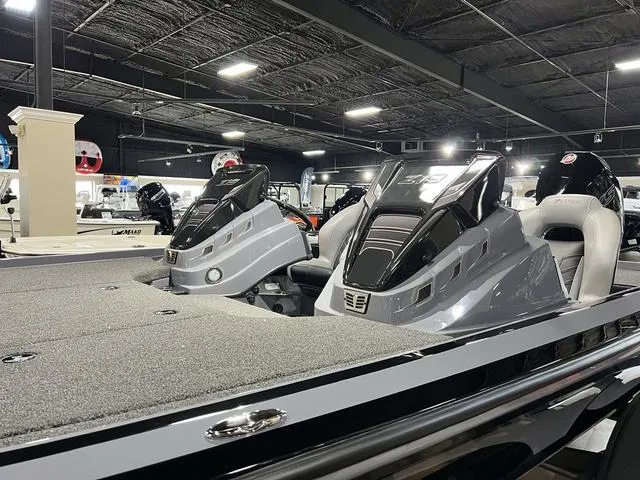 Slide: The Image of Nitro Z19 Pro 2024 - 6