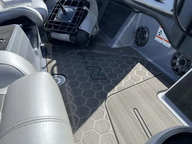 Slide: The Image of Nitro Z19 Pro 2024 - 8