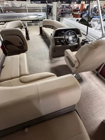 Slide: The Image of Sun Tracker Party Barge 18 DLX 2024 - 3