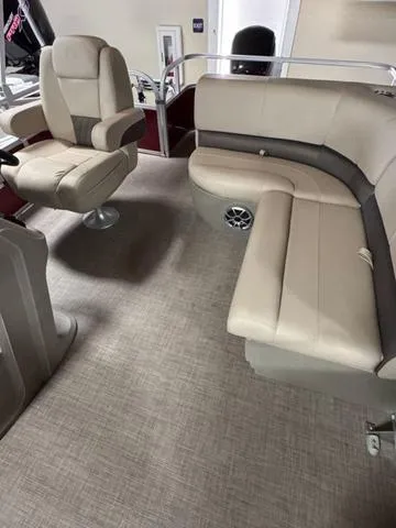 Slide: The Image of Sun Tracker Party Barge 18 DLX 2024 - 5