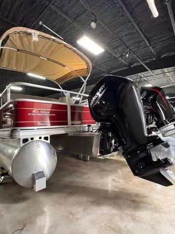 Slide: The Image of Sun Tracker Party Barge 18 DLX 2024 - 6