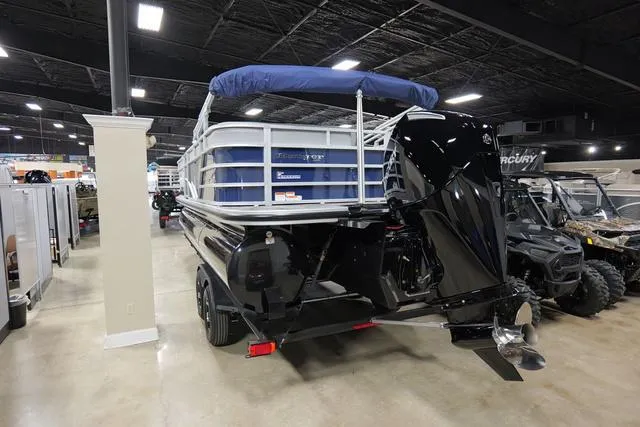 Slide: The Image of Ranger 223C 2024 - 4