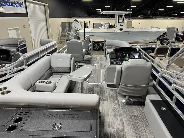 Slide: The Image of Ranger 223FC 2024 - 4