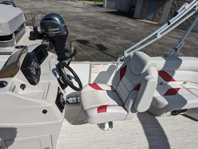 Slide: The Image of SunCatcher Select 20 RCX 2023 - 10