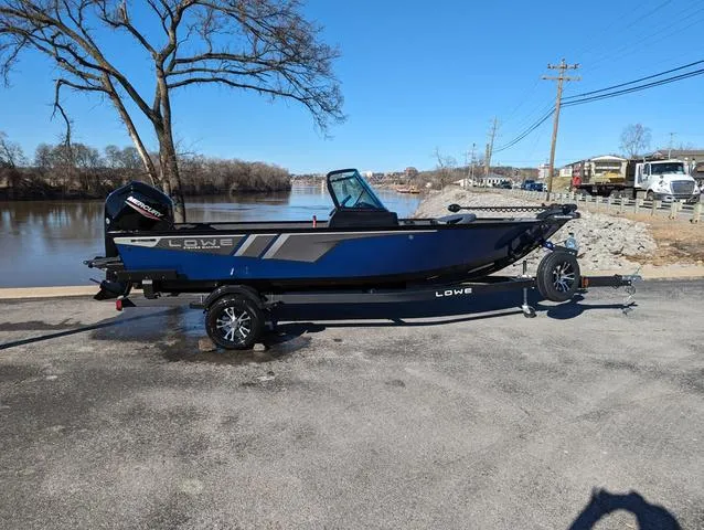 The Image of Lowe Fishing Machine 1775WT 2024 - 1