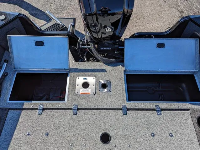 Slide: The Image of Lowe Fishing Machine 1775WT 2024 - 15