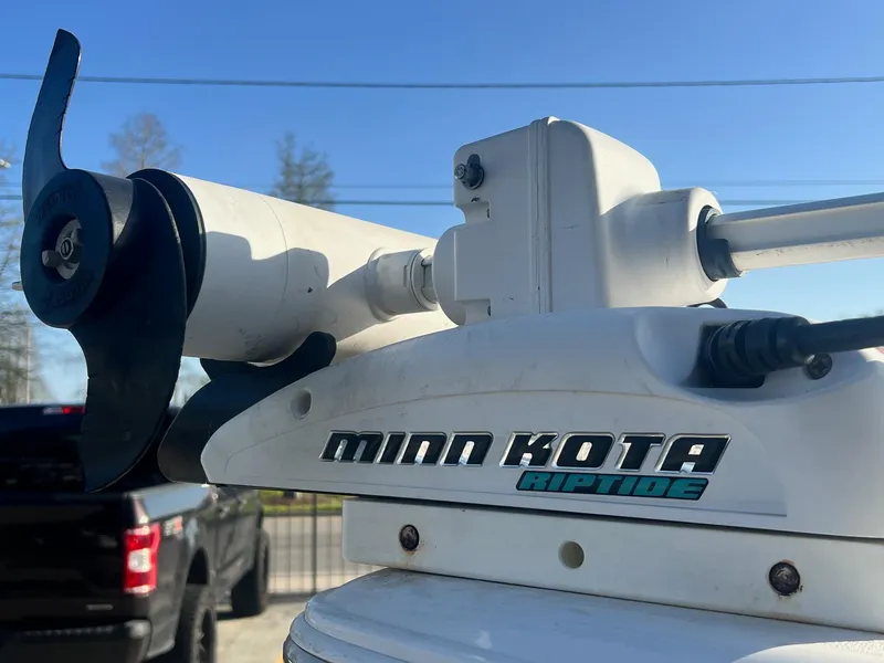 Slide: The Image of Minn Kota Riptide trolling motor on a 2013 Sea Hunt BX 22 Pro boat. - 8