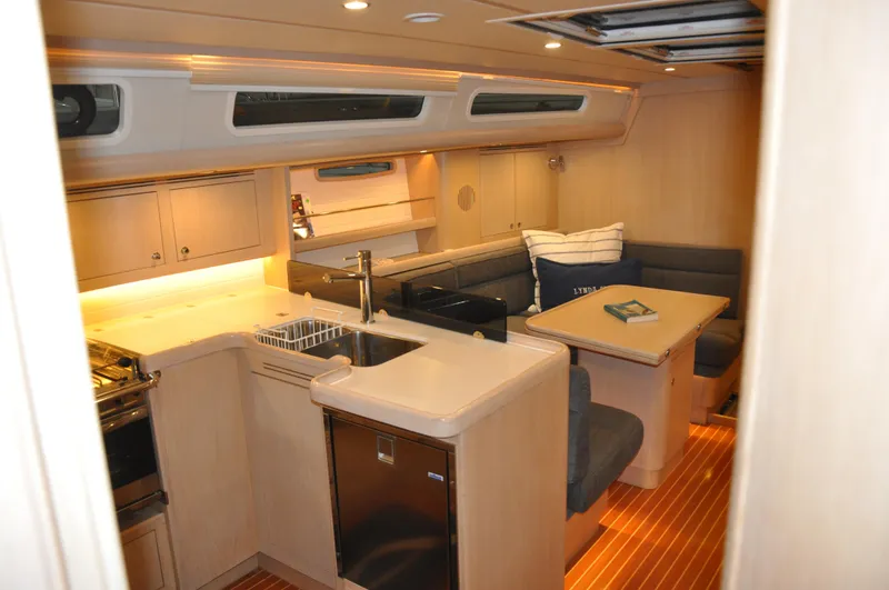 Slide: The Image of Arcona 435 2020 - 63