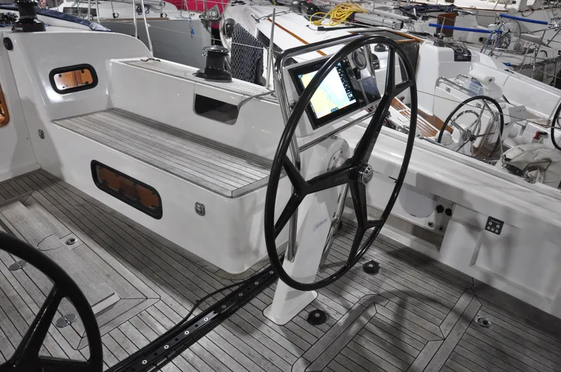 Slide: The Image of Arcona 435 2020 - 68