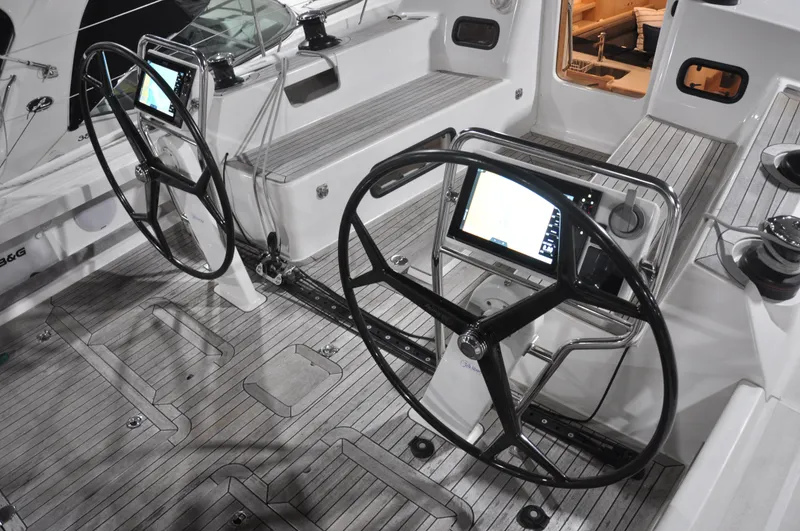 Slide: The Image of Arcona 435 2020 - 70