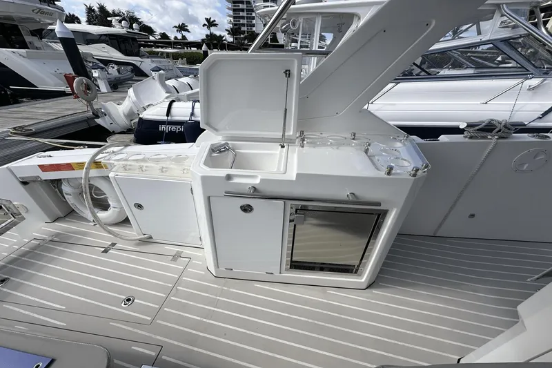 Slide: The Image of Azimut 40 Verve 2020 yacht deck with sink and storage area. - 19