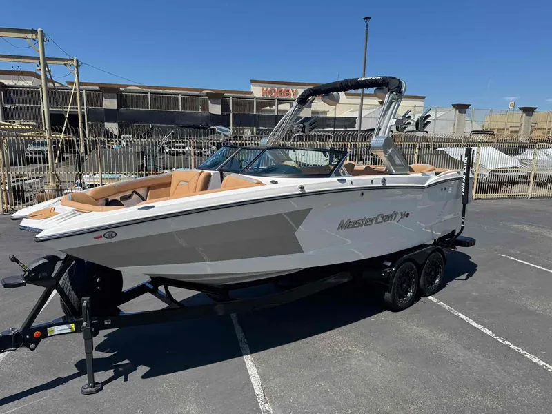 Slide: The Image of MasterCraft XStar S 2024 - 1