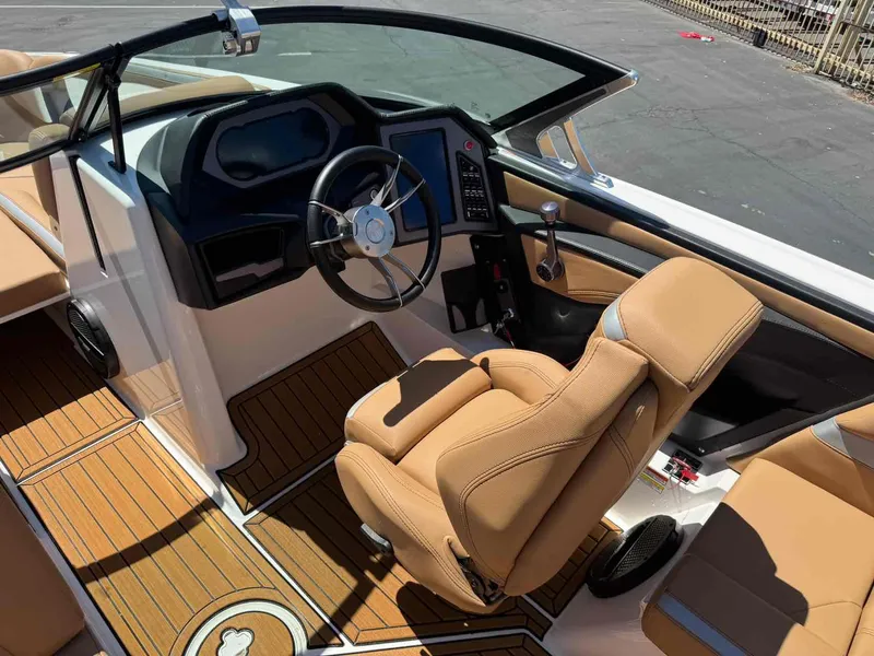 Slide: The Image of MasterCraft XStar S 2024 - 11