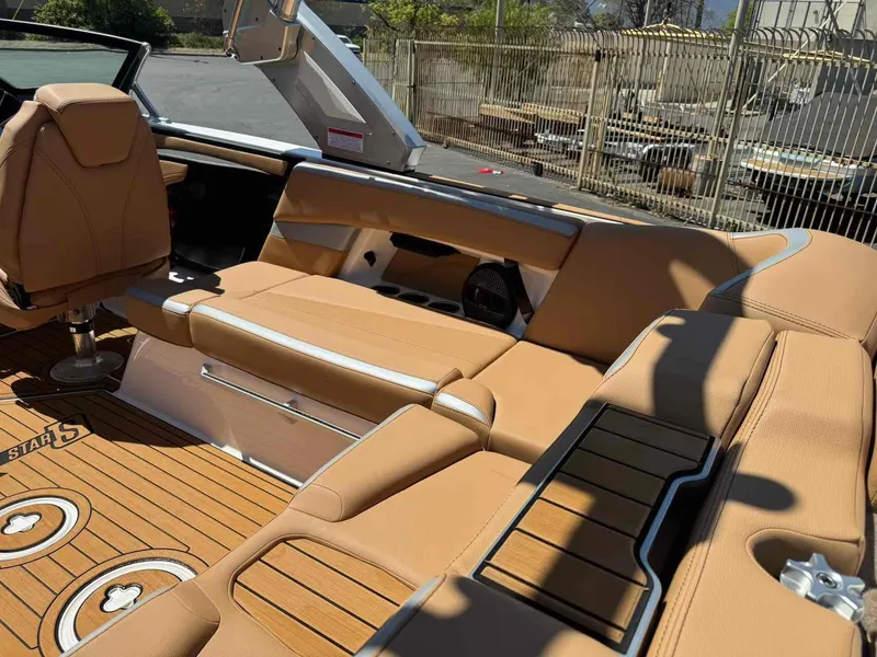 Slide: The Image of MasterCraft XStar S 2024 - 16