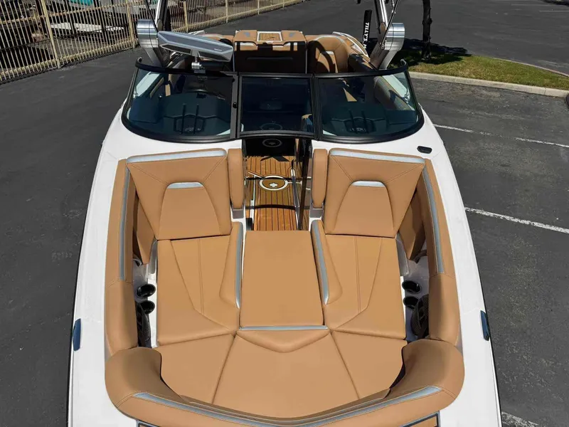 Slide: The Image of MasterCraft XStar S 2024 - 18