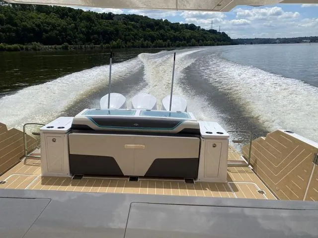 Slide: The Image of Regal 50 SAV 2025 - 19