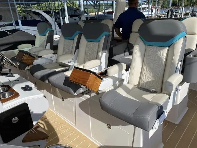 Slide: The Image of Regal 50 SAV 2025 - 20