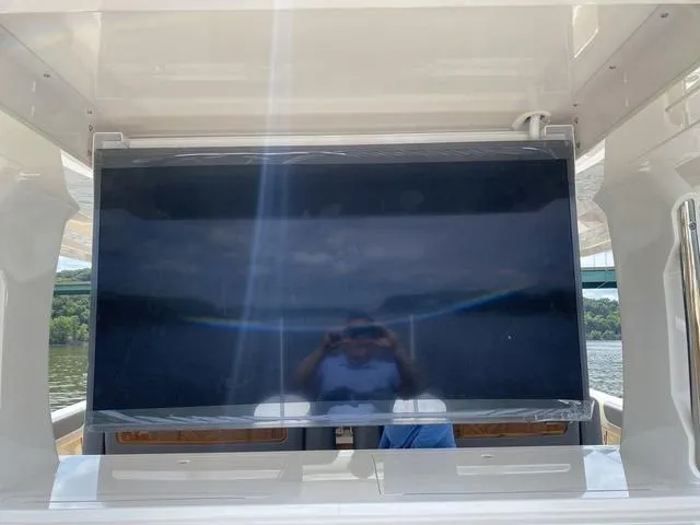 Slide: The Image of Regal 50 SAV 2025 - 31