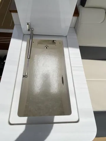 Slide: The Image of Regal 50 SAV 2025 - 33