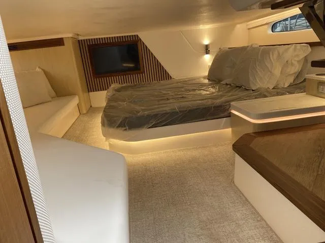 Slide: The Image of Regal 50 SAV 2025 - 37