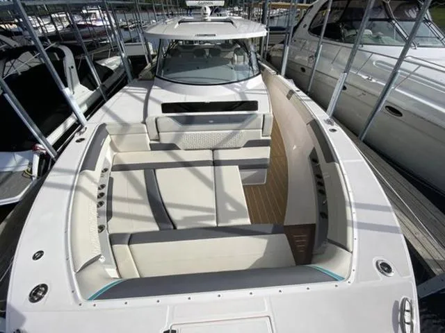 Slide: The Image of Regal 50 SAV 2025 - 4