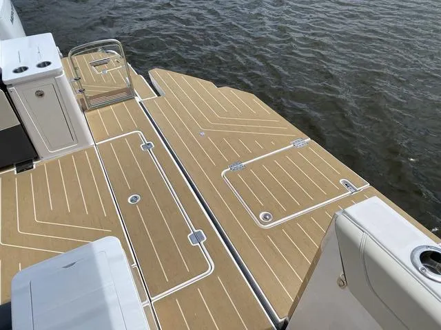 Slide: The Image of Regal 50 SAV 2025 - 43