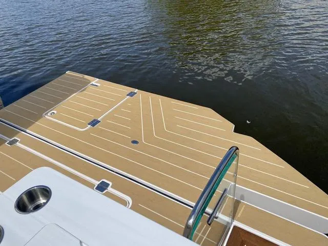 Slide: The Image of Regal 50 SAV 2025 - 44