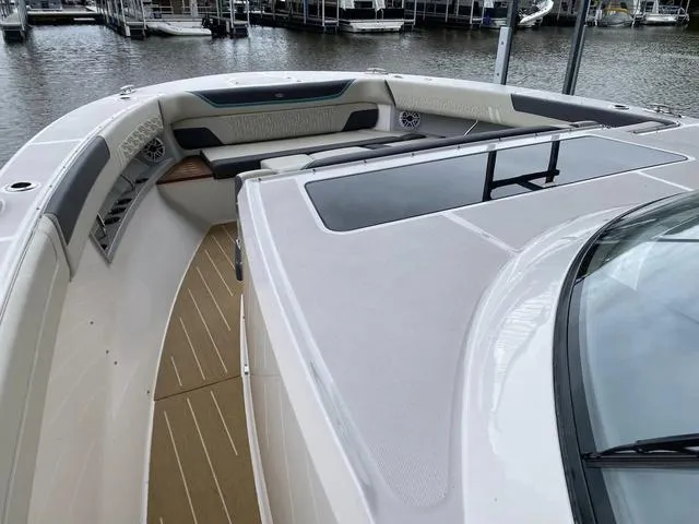 Slide: The Image of Regal 50 SAV 2025 - 6