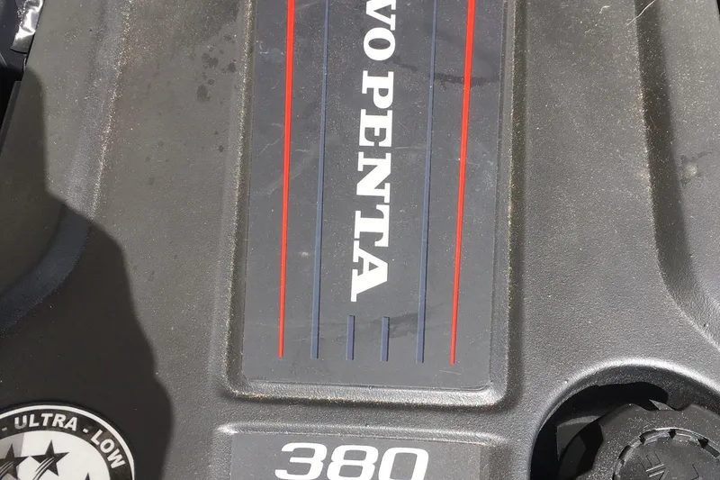 Slide: The Image of Volvo Penta 380 engine in a 2019 Chris-Craft Launch 27 boat. - 31