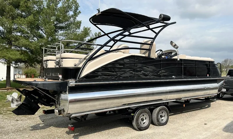 Slide: The Image of 2014 Bennington 2550 QSR pontoon boat on a trailer. - 2