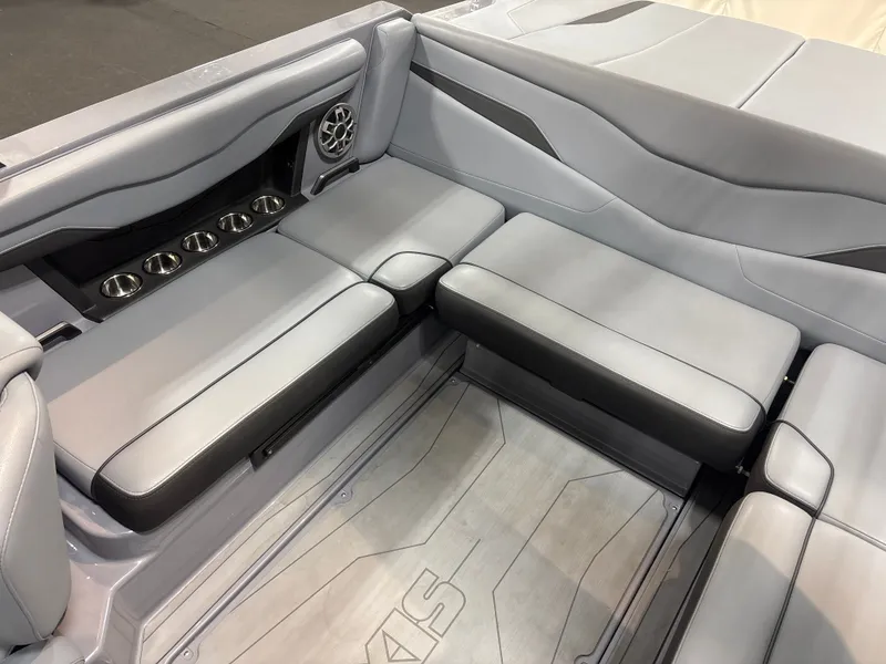 Slide: The Image of Axis T220 2023 - 12