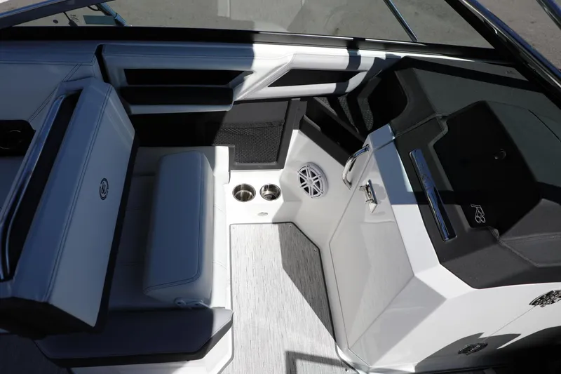 Slide: The Image of Cobalt R8 2024 - 14