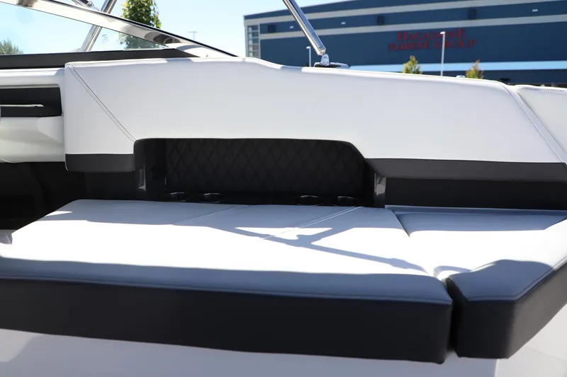 Slide: The Image of Cobalt R8 2024 - 20