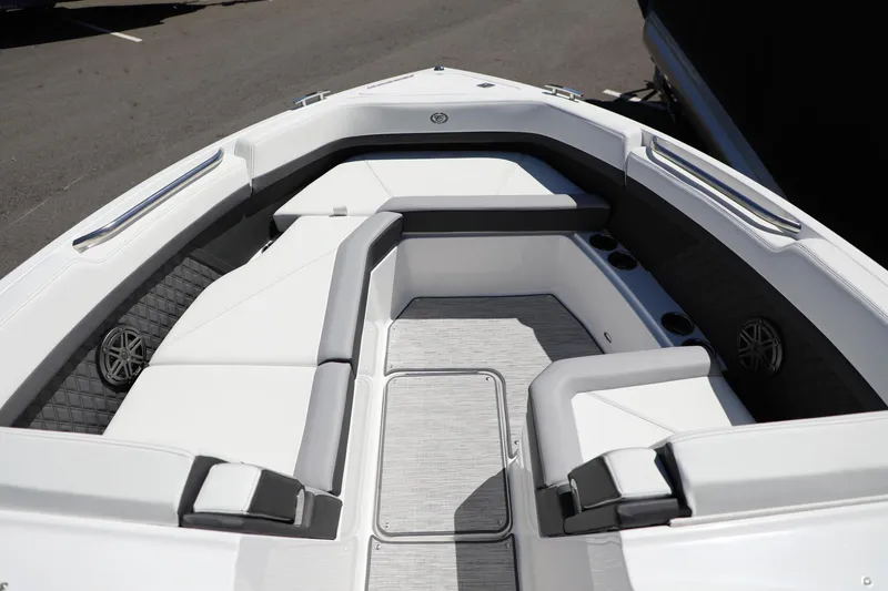 Slide: The Image of Cobalt R8 2024 - 6