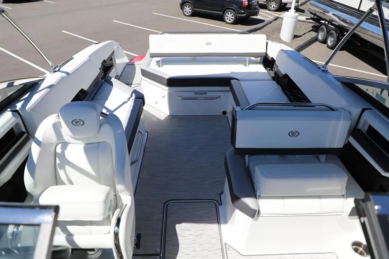 Slide: The Image of Cobalt R8 2024 - 9