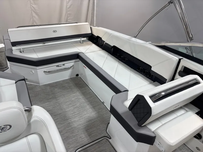 Slide: The Image of Cobalt R8 2023 - 9