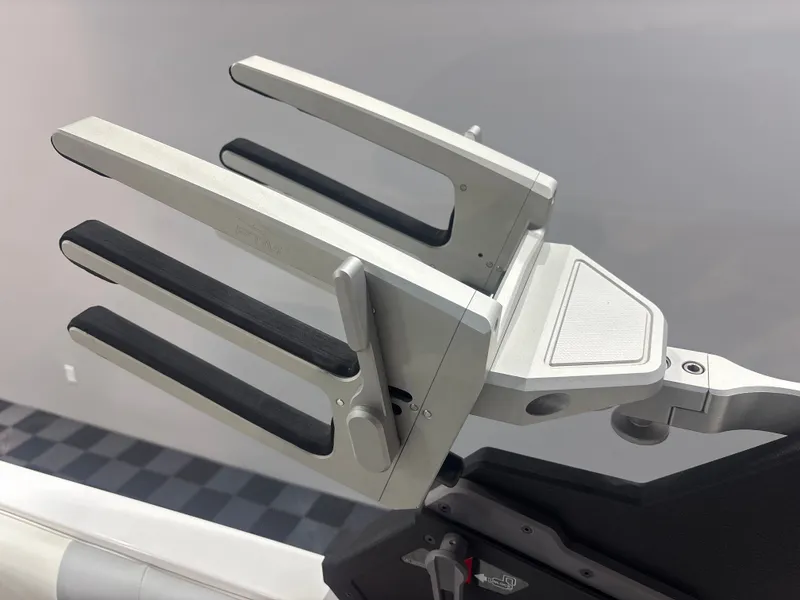 Slide: The Image of Malibu Wakesetter 23 LSV 2023 - 14