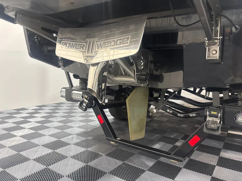 Slide: The Image of Malibu Wakesetter 23 LSV 2023 - 6