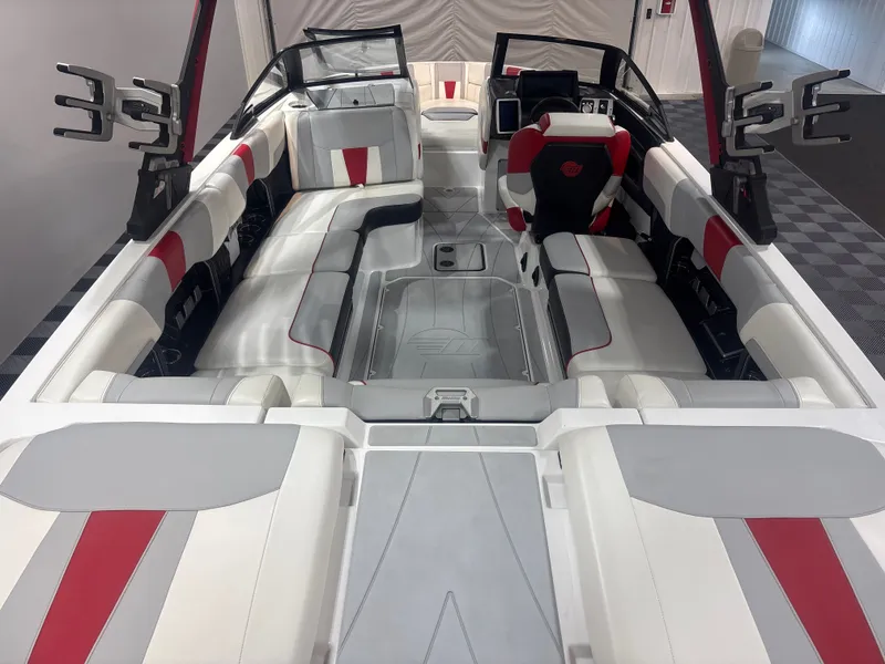 Slide: The Image of Malibu Wakesetter 23 LSV 2023 - 7