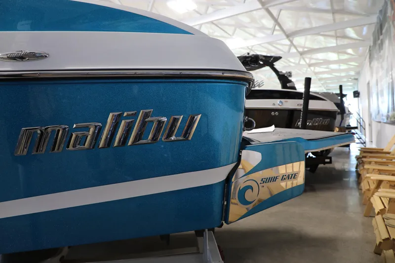 Slide: The Image of Malibu 24MXZ 2013 - 10