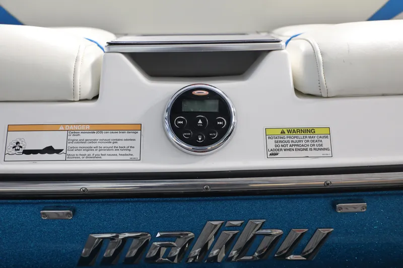 Slide: The Image of Malibu 24MXZ 2013 - 12