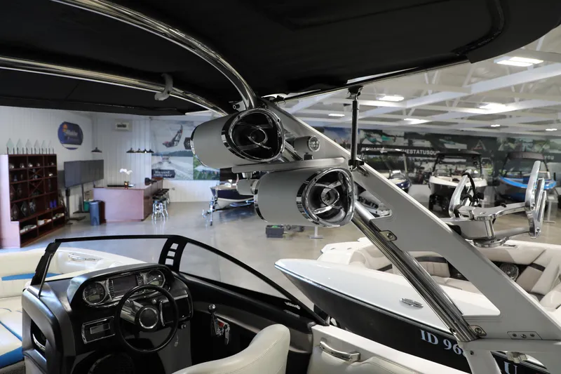 Slide: The Image of Malibu 24MXZ 2013 - 3