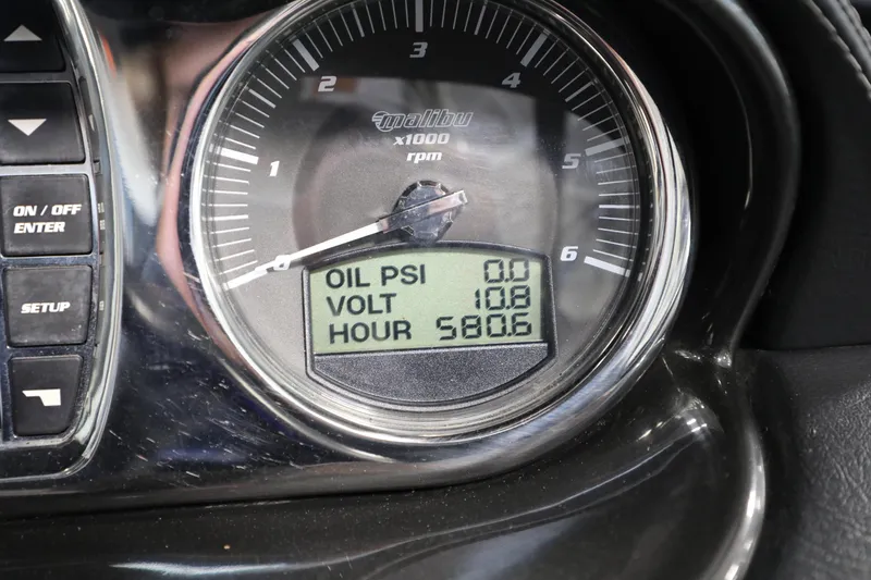 Slide: The Image of Malibu 24MXZ 2013 - 4