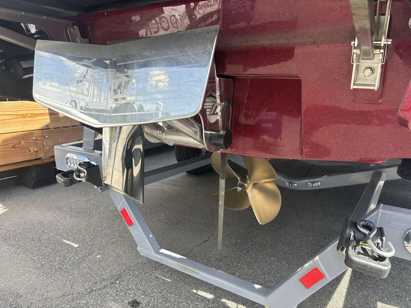 Slide: The Image of Malibu Wakesetter 25 LSV 2024 - 6