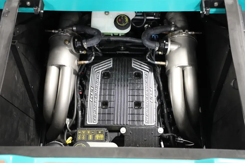 Slide: The Image of Malibu 26 LSV 2023 - 10