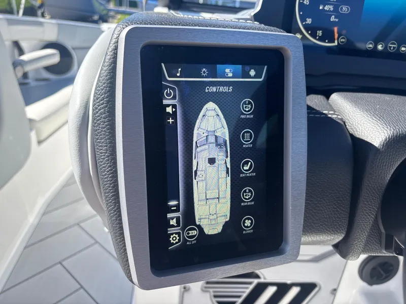 Slide: The Image of Malibu 26 LSV 2024 - 11