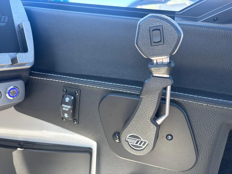 Slide: The Image of Malibu 26 LSV 2024 - 14