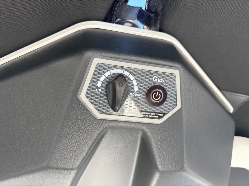 Slide: The Image of Malibu 26 LSV 2024 - 18