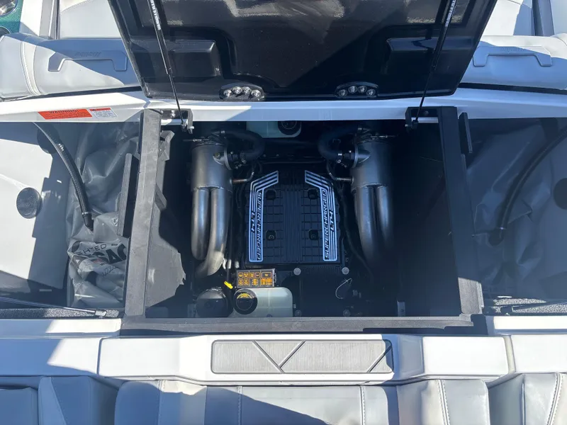 Slide: The Image of Malibu 26 LSV 2024 - 19