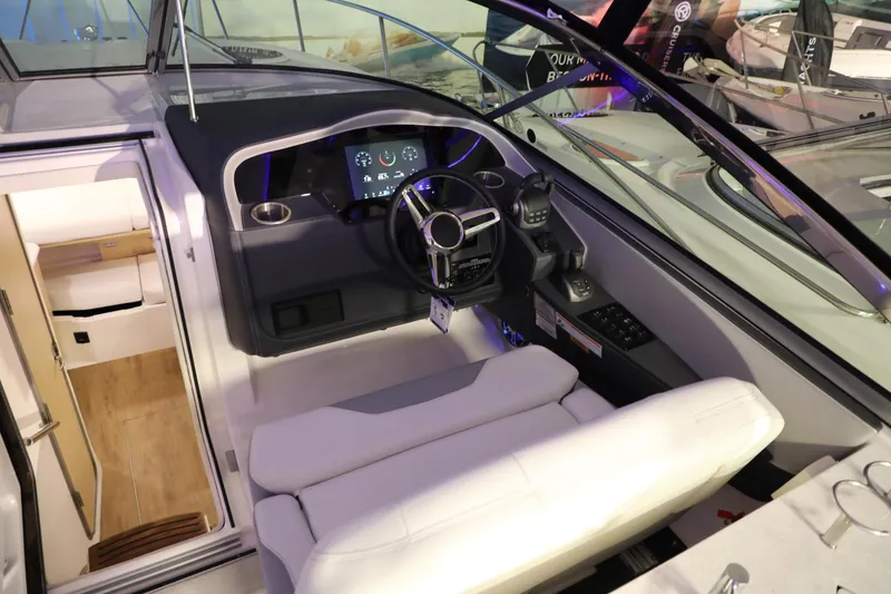 Slide: The Image of Regal 33 Express 2024 - 10